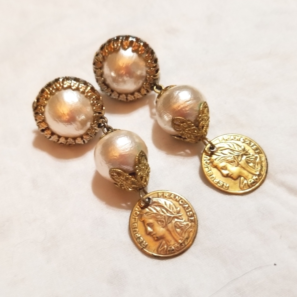 Rare Miriam Haskell Vintage Pearl Republique Francais Coin Earrings - Picture 3 of 10